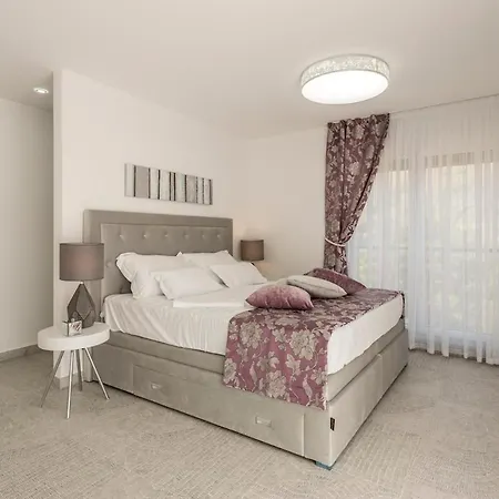 Villa Luxe With Pool, Jacuzzi, And Sauna *