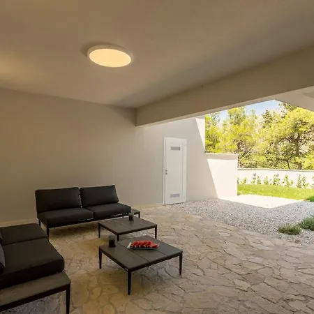 Luxe With Pool, Jacuzzi, And Sauna