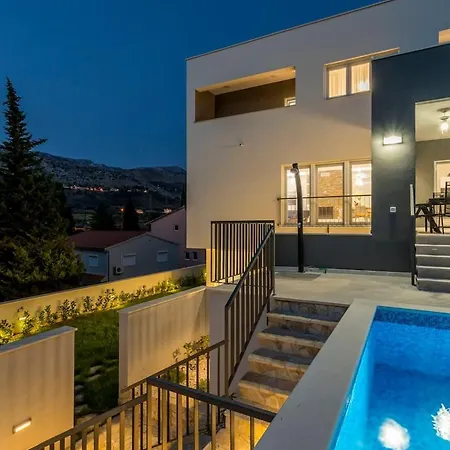 Luxe With Pool, Jacuzzi, And Sauna * Tugare