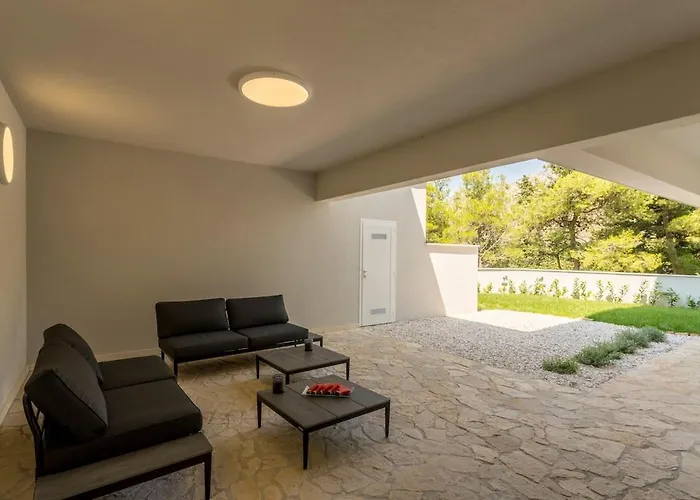 Luxe With Pool, Jacuzzi, And Sauna