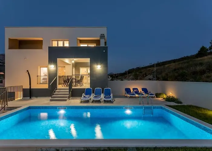Willa Luxe With Pool, Jacuzzi, And Sauna *