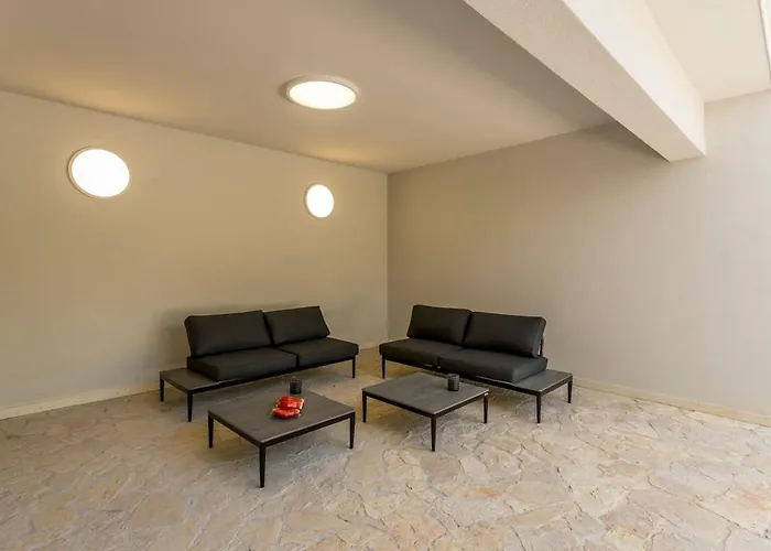 Luxe With Pool, Jacuzzi, And Sauna