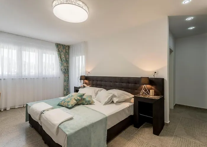 Willa Luxe With Pool, Jacuzzi, And Sauna *