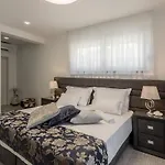 Luxe With Pool, Jacuzzi, And Sauna Villa Tugare