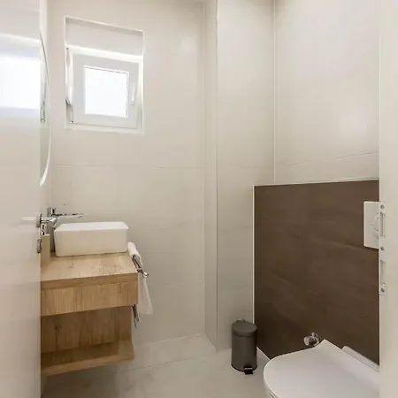 빌라 Luxe With Pool, Jacuzzi, And Sauna Tugare