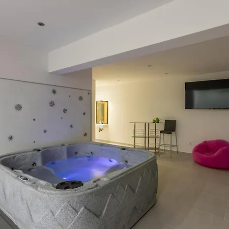 Luxe With Pool, Jacuzzi, And Sauna * Tugare