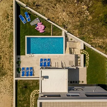 Luxe With Pool, Jacuzzi, And Sauna * Tugare