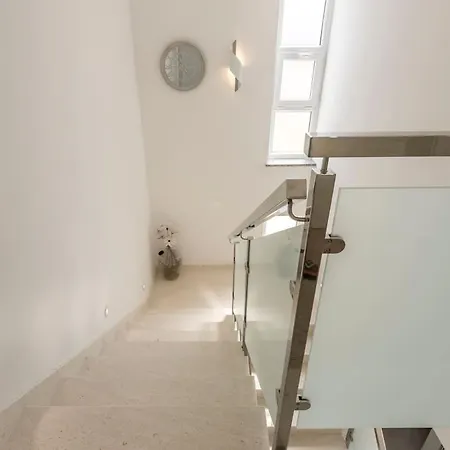 Luxe With Pool, Jacuzzi, And Sauna 빌라 *