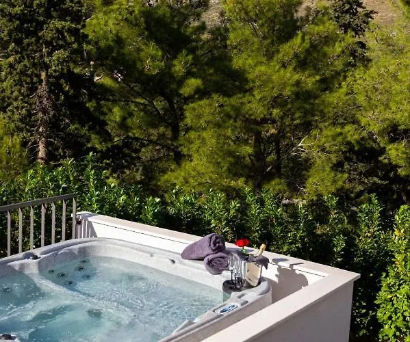 Villa Luxe With Pool, Jacuzzi, And Sauna *